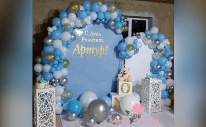 Фотозона для мальчика каркасная белоголубая